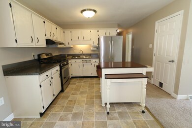 2809 Rohrersville Rd, Rohrersville, MD 21779 - photo 3