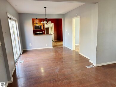 320 Euclid Ave, Alma, MI 48801 - photo 6