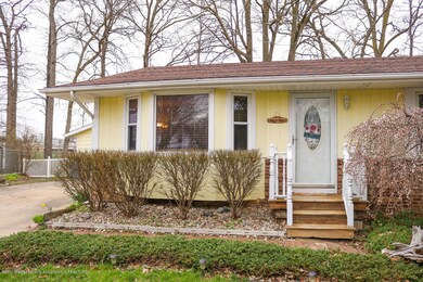 5431 Calvary Cir, Lansing, MI 48911 - photo 2