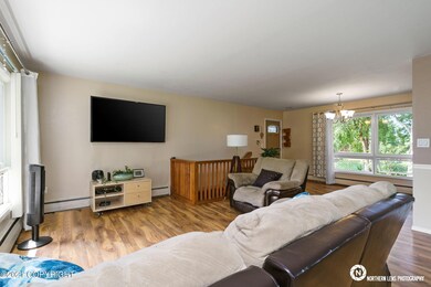 LIVING ROOM AREA