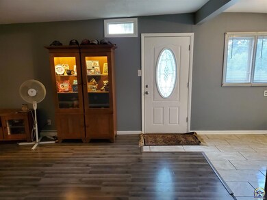 3332 SW Burlingame Rd, Topeka, KS 66611 - photo 4