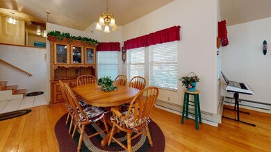 824-E-Fiddlers-Canyon-Dining-Room
