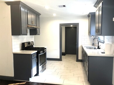 806 Caplin St, Houston, TX 77022 - photo 6