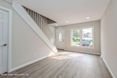 05_26KeeleySt_2006_Small