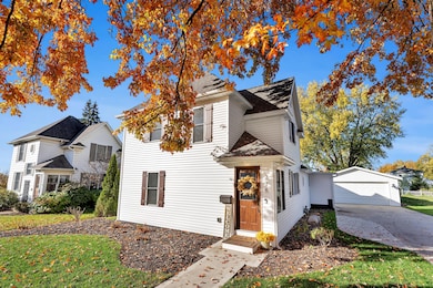 276 S Maple St, Zeeland, MI 49464 - photo 2