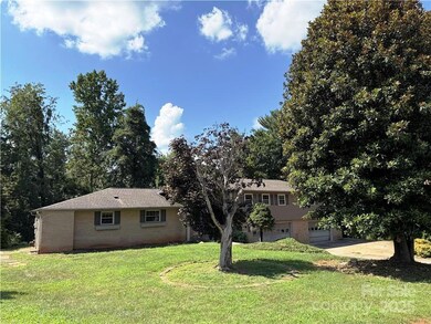 1824 Chrosaro Place unit 15, Lenoir, NC 28645 - photo 3