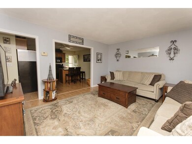 3 W Pine St unit 15, Plaistow, NH 03865 - photo 4