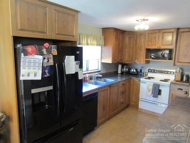 63315 Lamoine Ln, Bend, OR 97701 - photo 6