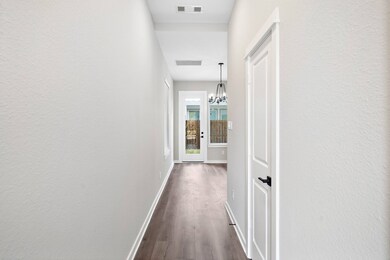 8418 Berry Green Ln, Houston, TX 77022 - photo 3