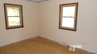 907 Belshe Ave, Richland, MO 65556 - photo 6