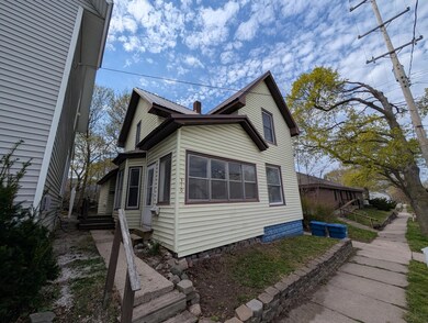 310 Sycamore St, Manistee, MI 49660 - photo 2