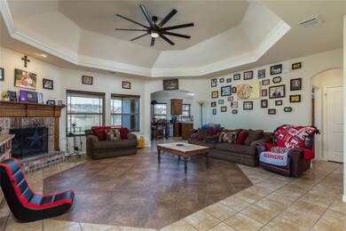 108 Cooperstown Dr, Springtown, TX 76082 - photo 5