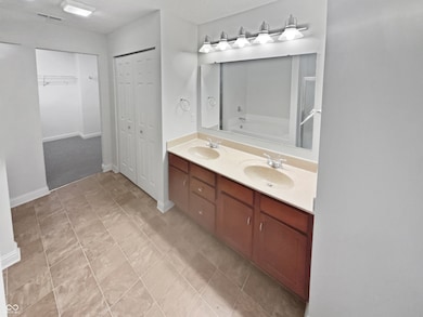 13947 Meadow Lake Dr, Fishers, IN 46038 - photo 7