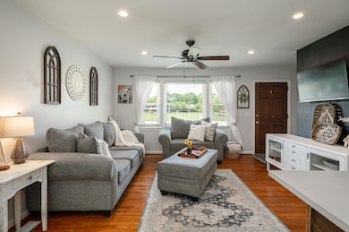 2740 Clover St, Charleston, SC 29414 - photo 6