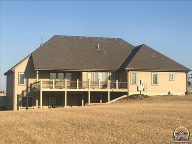 5033 SW Knudsen Rd, Topeka, KS 66610 - photo 7