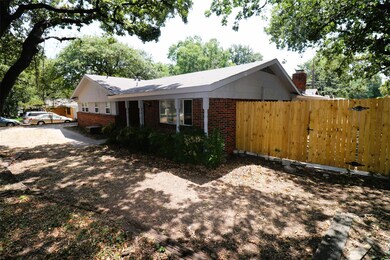 741 Bedford Ct W, Hurst, TX 76053 - photo 4