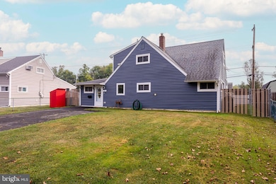 23 Crabtree Dr, Levittown, PA 19055 - photo 3