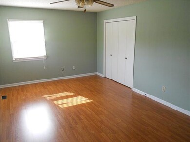 1104 Mcmahan St, Manchester, TN 37355 - photo 4