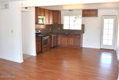 WOOD LOOK LAMINATE FLOORING
