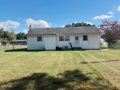 210 Hemlock Rd, Bristol, TN 37620 - photo 4