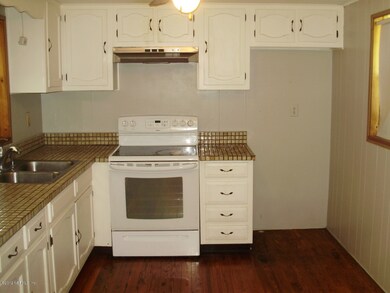 5525 Alpha Ave, Jacksonville, FL 32205 - photo 2