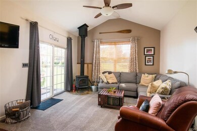 5587 Spring Ridge Dr W, Macungie, PA 18062 - photo 3