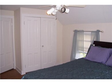 Bedroom Bedroom double closet and ceiling fan fres