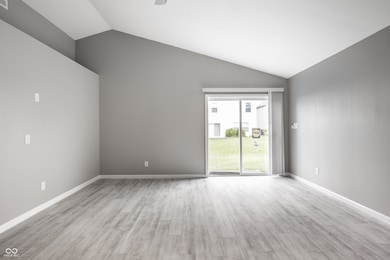 11552 Glenn Abbey Ln, Indianapolis, IN 46235 - photo 7