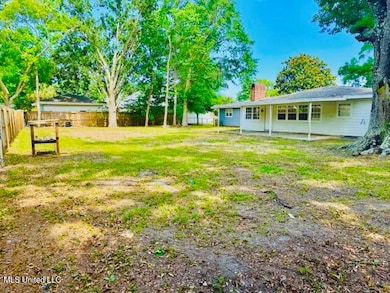 318 E 4th St, Long Beach, MS 39560 - photo 4