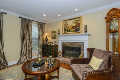 005_Living Room