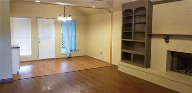 1030 NE 11th St, Moore, OK 73160 - photo 7