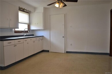 3035 Niagara St, Niagara Falls, NY 14303 - photo 5