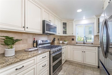 26751 Winsome Cir, Newhall, CA 91321 - photo 6