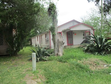 3303 Nolan Ave, Bay City, TX 77414 - photo 6