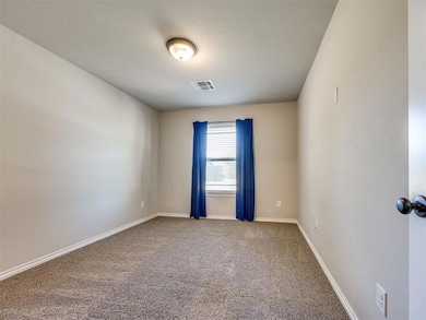 1236 Hickory Creek Dr, Yukon, OK 73099 - photo 5