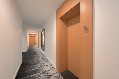 Welcome home to unit #45W in Four-Leaf Tower.