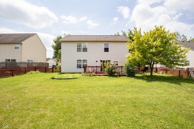 10082 Long Meadow Dr, Fishers, IN 46038 - photo 3