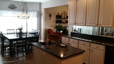 eat in kitchen