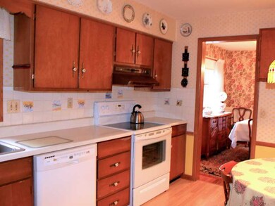 323 Glenruadh Ave, Erie, PA 16505 - photo 4