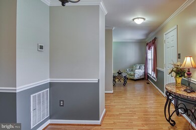 103 Crossing Pointe Ct, Frederick, MD 21702 - photo 2