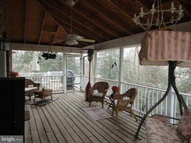 11601 Rivershore Dr, Dunkirk, MD 20754 - photo 4