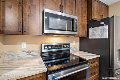 10218 Jamestown Dr unit E, Anchorage, AK 99507 - photo 6