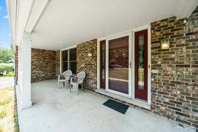 421 Meadowrue Ln, Batavia, IL 60510 - photo 2