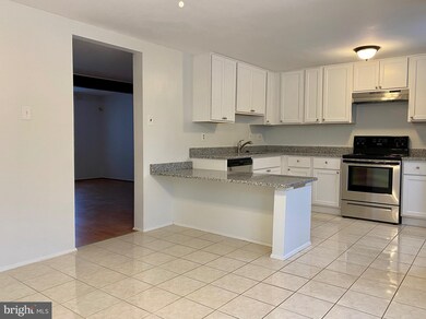 12347 Bonfire Dr, Reisterstown, MD 21136 - photo 6