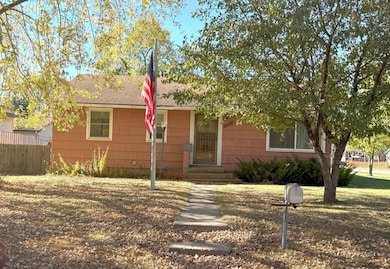 2 1011 7th St NE LF.jpg