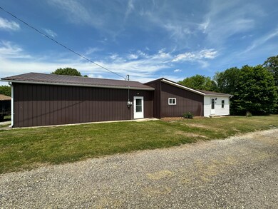 2586 W Grubb Ln, Covington, IN 47932 - photo 2