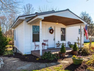 1790 Orchard Rd, Flat Rock, NC 28731 - photo 2