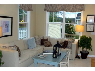 Livbing Room2
