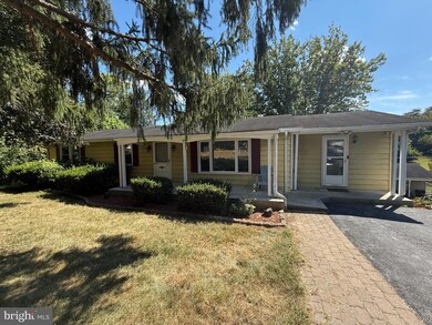 170 Aldrin Ln, Martinsburg, WV 25403 - photo 2