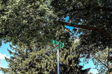 1721 D St SW, Cedar Rapids, IA 52404 - photo 5